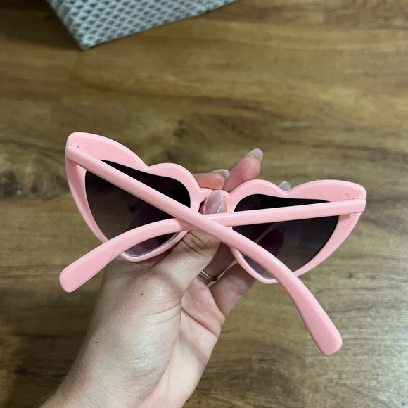 pink sunglasses - Picture 6 of 7